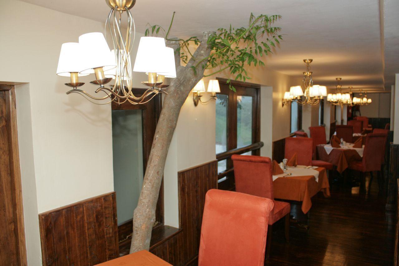 Treetops Mweiga 외부 사진
